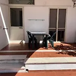 A Due Passi Dal Mare Tatil Evi *